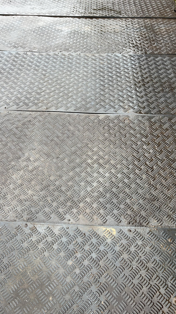 Vol pak gebruikte rijplaten 300 x 100 cm 40 stuks